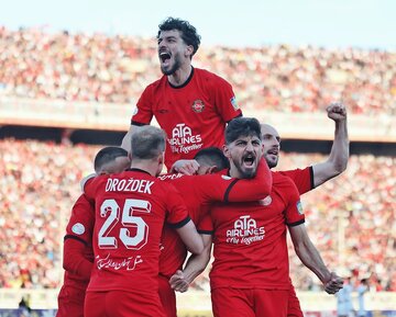 عکس| تماشای فوتبال با اسب بر فراز کوههای تبریز