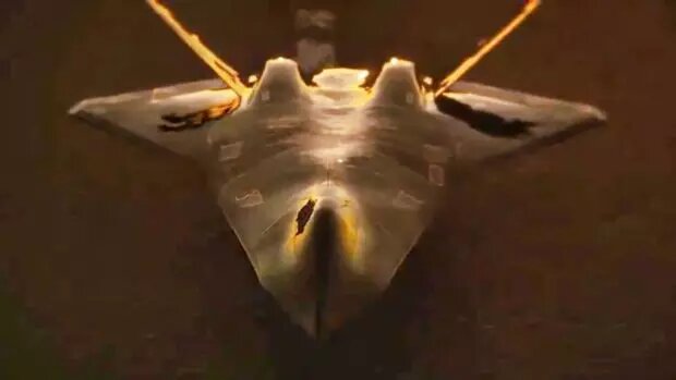 عکس | جنگنده نسل ششم «NGAD» روی باند دیده شد