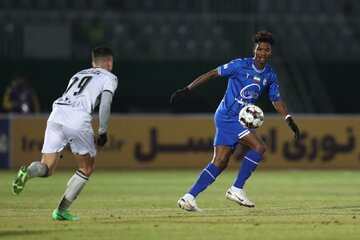 عکس | ستاره استقلال عزادار درگذشت یک همتیمی