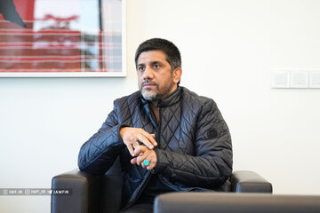 عکس | ملاقات جالب علیرضا دبیر با ۲ ستاره کشتی زنان دنیا