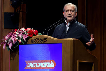 عکس | یک استقلالی در کنار مسعود پزشکیان!