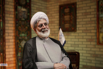 فعال سیاسی اصلاحطلب: در مذاکره ضرر نخواهیم کرد/ اینکه کشور کوچکی مانند عمان واسطه شود، در شأن تیم های مذاکرهکننده نیست