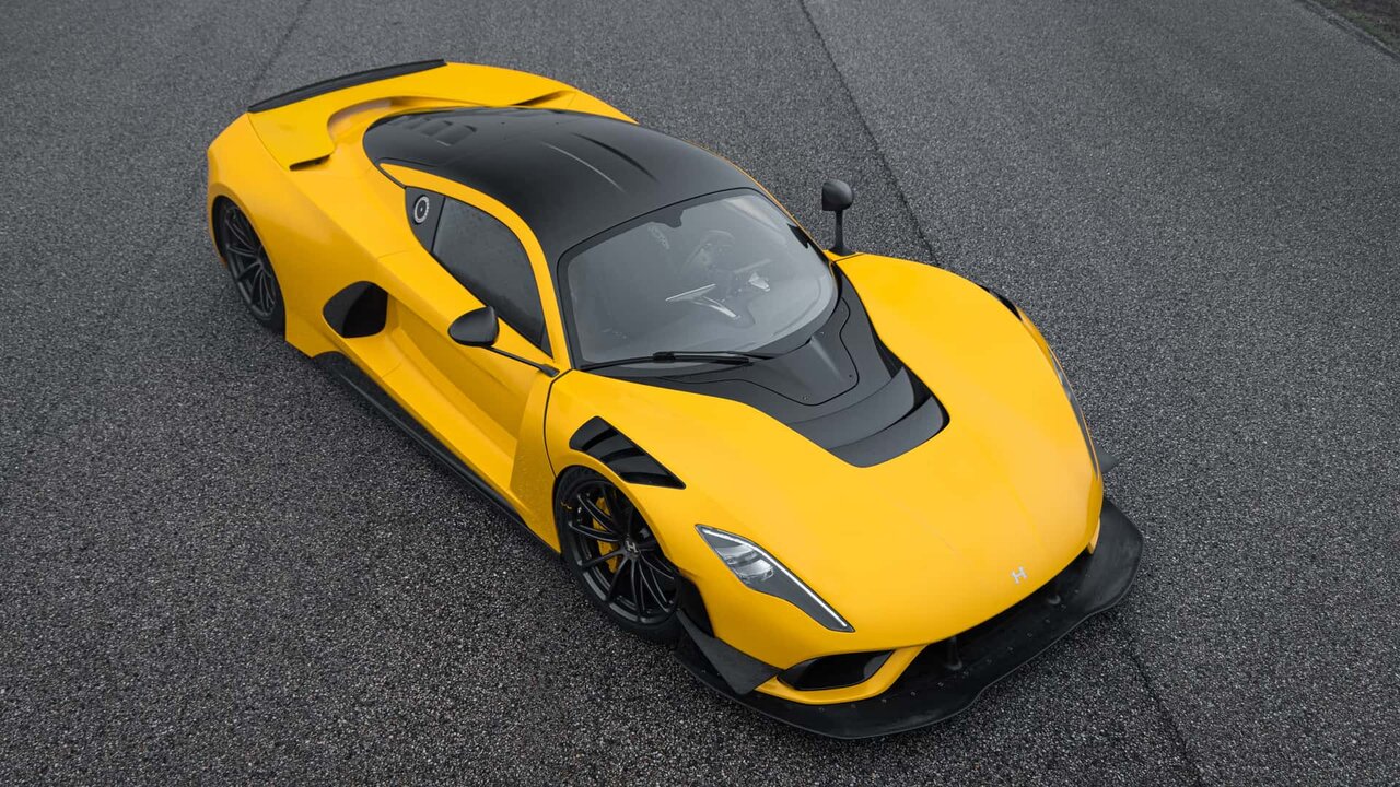 قاتل بوگاتی معرفی شد / سریعترین خودروی بنزینی جهان /عکس