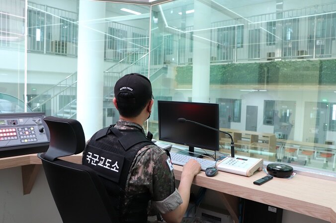 قلعه دیجیتال سئول: زندان ۱۳.۶ میلیون دلاری که نفس زندانیان را میپاید