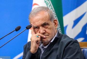 قول پزشکیان به خانواده‌های جان باختگان انفجار بندرعباس/ چرا کانتیرها ماه‌ها در گمرک بمانند؟