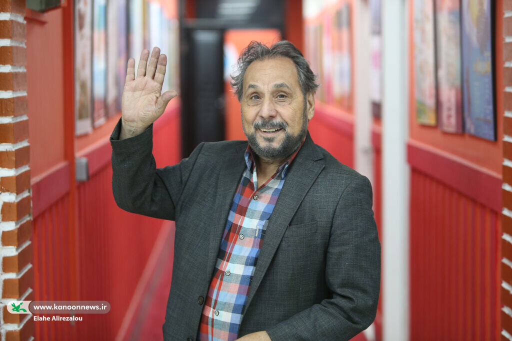 مجید قناد در افتتاح یک نمایش کودکان