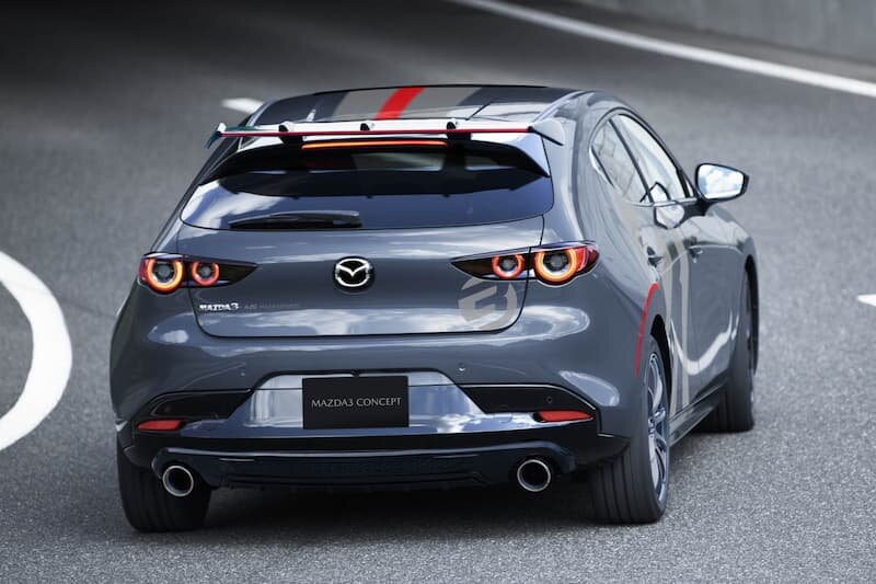 نمای عقب مزدا 3 اسپرت