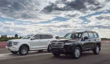 مقایسه تویوتا لندکروزر واقعی با لندکروز چینی/ لندکروزر ۳۰۰ بهتر است یا تانک ۵۰۰؟