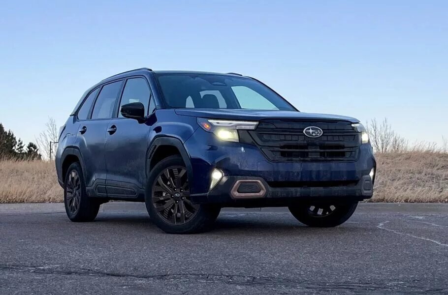 نخستین خودروی مجهز به کیسه هوای مخصوص دوچرخهسواران در جهان / عکس