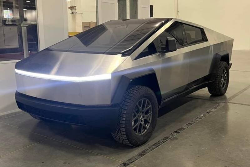 وانت ۷ میلیارد تومانی تسلا از راه رسید