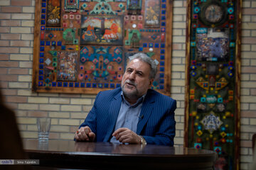 واکنش فلاحت پیشه به اظهارات لاریجانی درباره سلاح هستهای /کشورها توان نظامی خود را در بوق و کرنا نمیکنند/ این سخنان آخرالزمانی کردن سیاست خارجی است