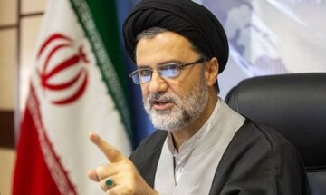 واکنش محمود نبویان به ادعاها درباره انفجار بندر عباس/ شایعات برای جمع‌آوری اطلاعات فنی و نظامی ایران طراحی شده‌اند