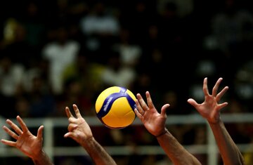 پایان جذاب دومین فینال والیبال؛ کار به بازی سوم کشیده شد