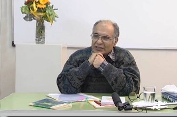 پرتره هوشنگ مرادی کرمانی اکران آنلاین شد