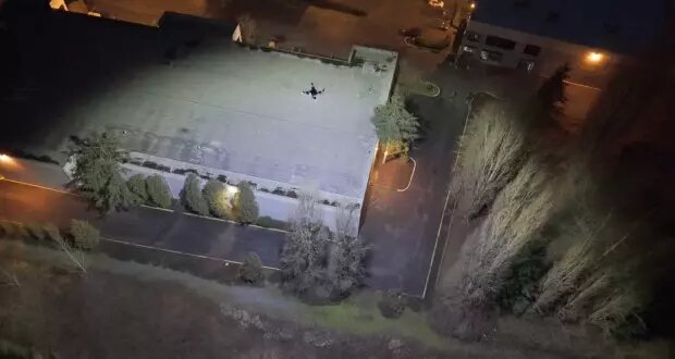 پهپاد عجیبی که شب را مثل روز روشن میکند