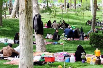 پیش از دو میلیون و سیصدهزار مسافر نوروزی از پارک های جنگلی استان سمنان دیدن کردند