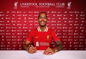 کاپیتان با لیورپول تمدید کرد