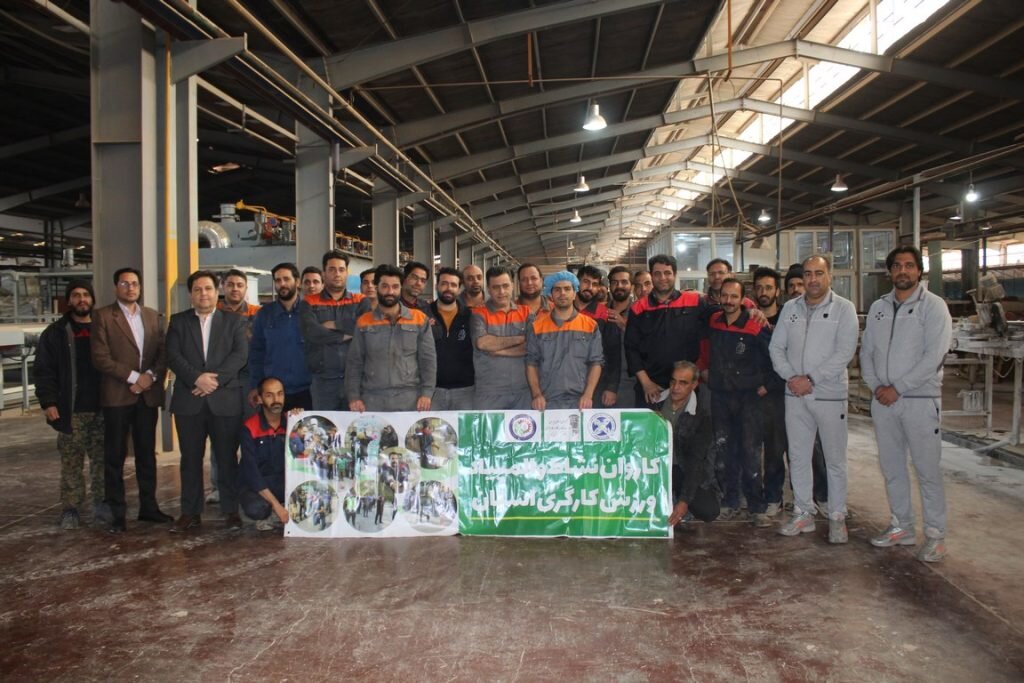 گزارش تصویری از برگزاری المپیاد ورزش کارگری در شرکت های کاشی خیام و ماهان سرام میبد