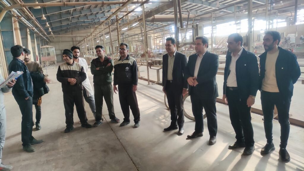 گزارش تصویری از برگزاری المپیاد ورزش کارگری در شرکت های کاشی خیام و ماهان سرام میبد