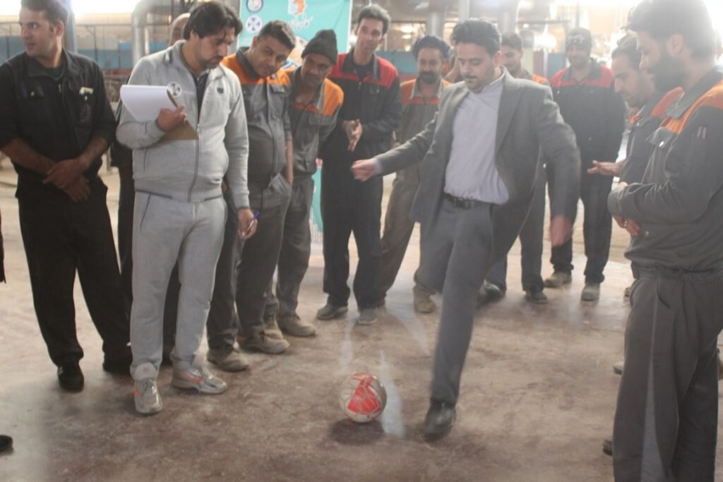 گزارش تصویری از برگزاری المپیاد ورزش کارگری در شرکت های کاشی خیام و ماهان سرام میبد