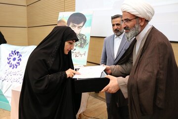 آیین رونمایی از کتاب «شائولین تا شام» در سمنان برگزار شد