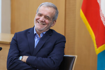 ادامه بازدیدهای پزشکیان از وزارتخانهها/ رئیس جمهور به وزارت کار رفت