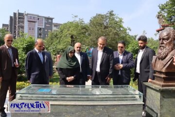 ادای احترام سخنگوی دولت به هوشنگ ابتهاج و شهدای رشت