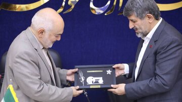 استانداری خوزستان و تراکتورسازی تبریز تفاهمنامه همکاری امضا کردند