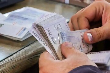 افزایش حقوق در ۱۴۰۴ رسما کلید خورد/ فوقالعاده خاص کارکنان دولت به تصویب رسید