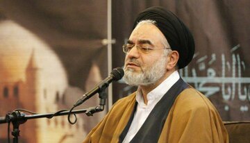 امام جمعه اصفهان: بیحجابی و بیعفتی نشانه کمحیایی است/ اگر انسان از درون اهل حیا باشد، این ویژگی در پوشش و رفتار او نیز تجلی مییابد