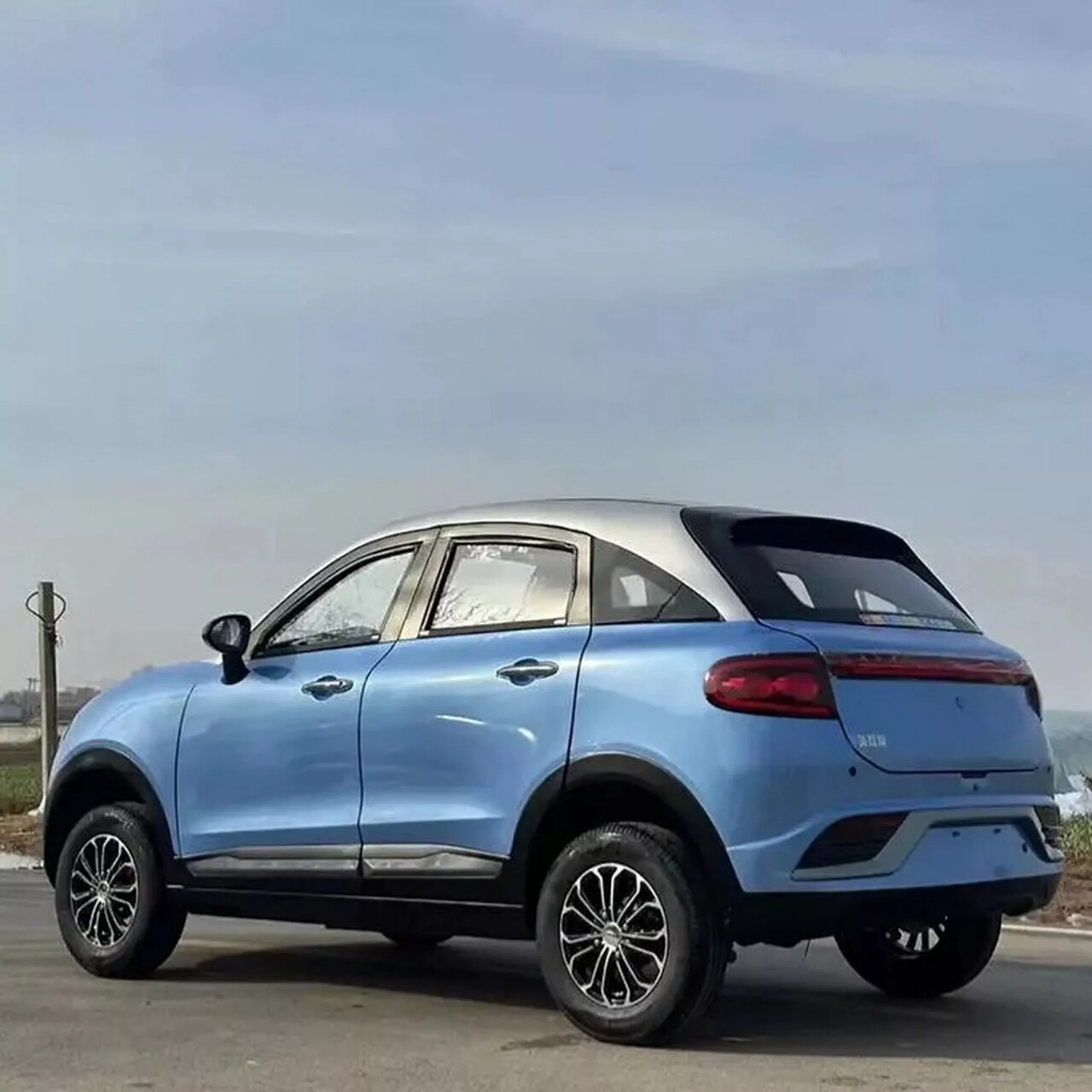 با قیمت پراید، سوار بنتلی شوید! /عکس