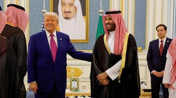 بازتاب سفر ترامپ در رسانههای غرب؛ از قراردهای نجومی،هوش مصنوعی و نیمههادی های پیشرفته تا اقامت در یک هتل بدنام/بیبی در حال سنگاندازی