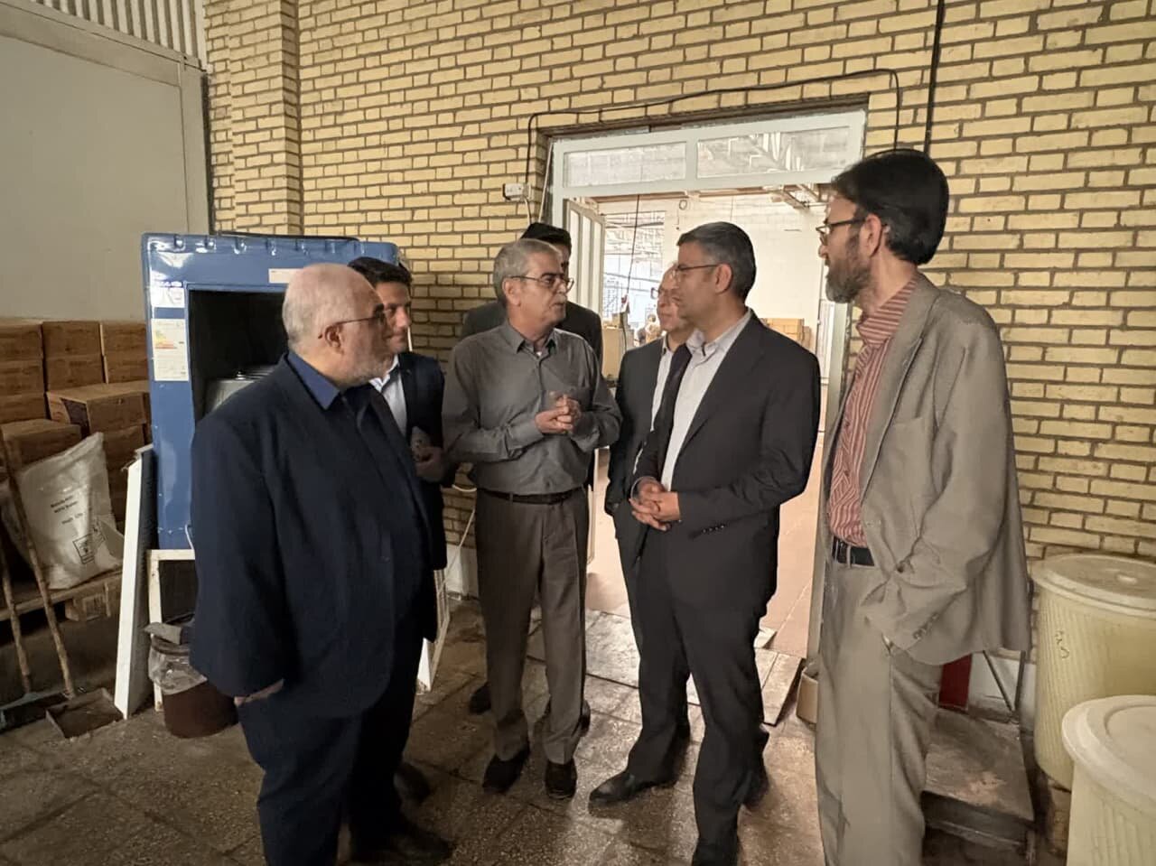 بازدید مسئولین شهرستان میبد از واحد های تولیدی شرکت بستنی سپید و شرکت یاس کیسه