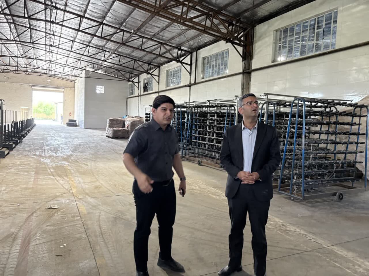 بازدید مسئولین شهرستان میبد از واحد های تولیدی شرکت بستنی سپید و شرکت یاس کیسه