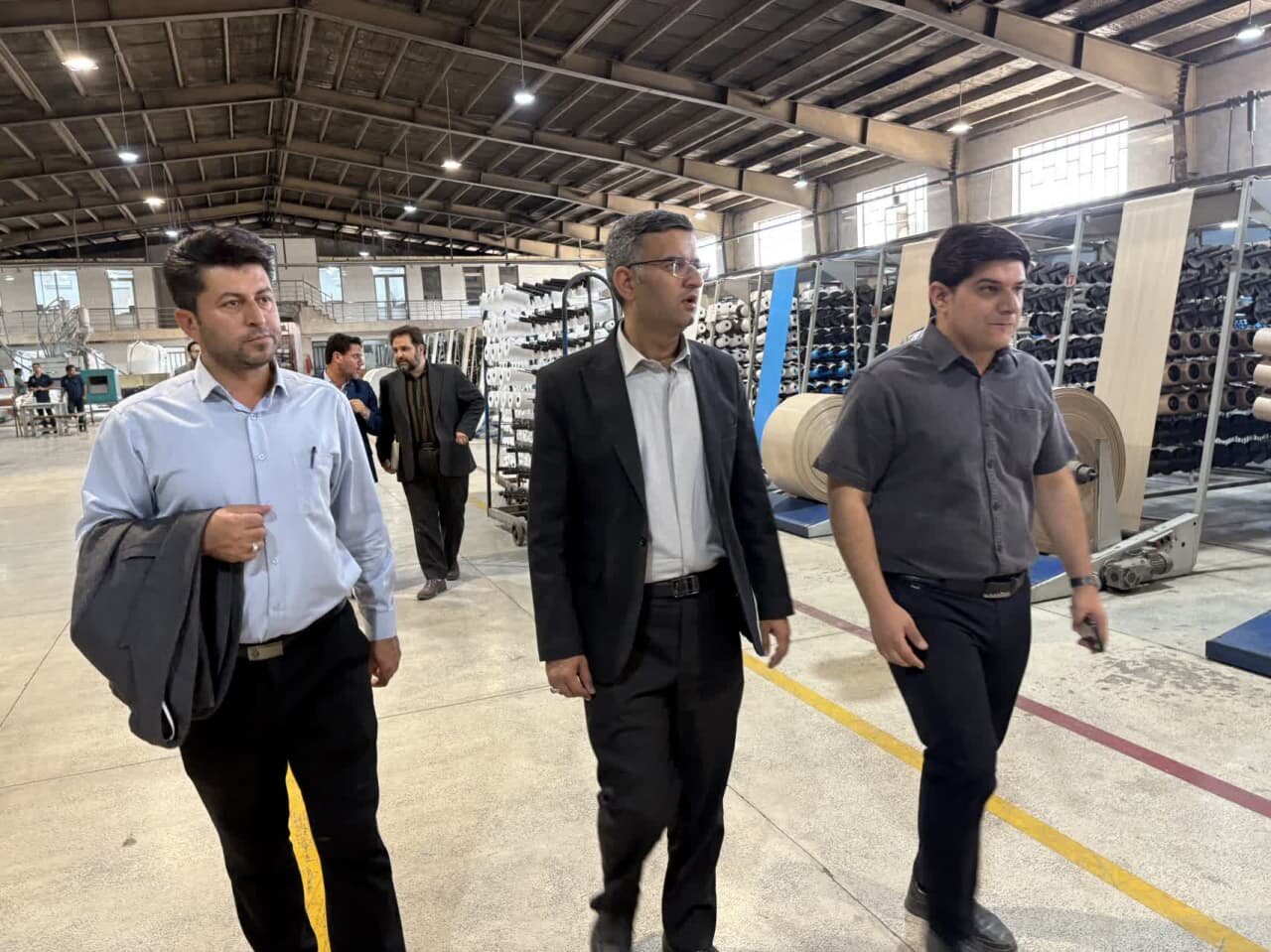 بازدید مسئولین شهرستان میبد از واحد های تولیدی شرکت بستنی سپید و شرکت یاس کیسه