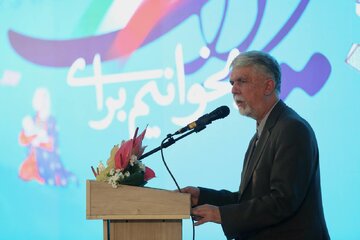 بازدید وزیر فرهنگ از بخش بینالملل نمایشگاه کتاب