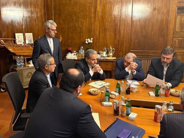 تحلیلی بر مذاکرات موازی ایران با اروپا در استانبول/ چهار پازلی که مذاکرات مسقط را تکمیل میکند