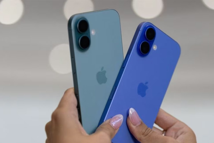 ترامپ: اپل باید آیفون‌ها را در آمریکا تولید کند یا ۲۵٪ تعرفه بپردازد