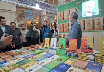 تصاویری از حضور سخنگوی دولت در نمایشگاه کتاب/ او از کدام نشرها بازدید کرد؟