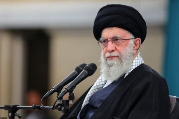 تصاویری از دیدار معلمان با رهبر انقلاب/ وزیر آموزش و پروش دولت احمدی نژاد هم بود