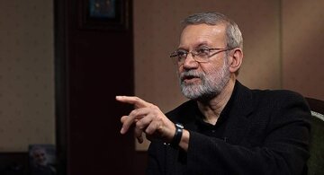 تصاویری جالب از یک نشست با حضور علی لاریجانی که در تاریکی برگزار شد