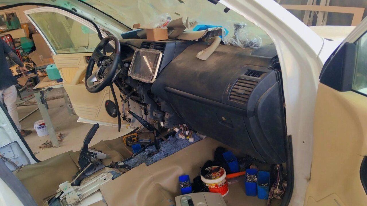 تویوتا لندکروزر قدیمی، از آینده سر در آورد! /عکس