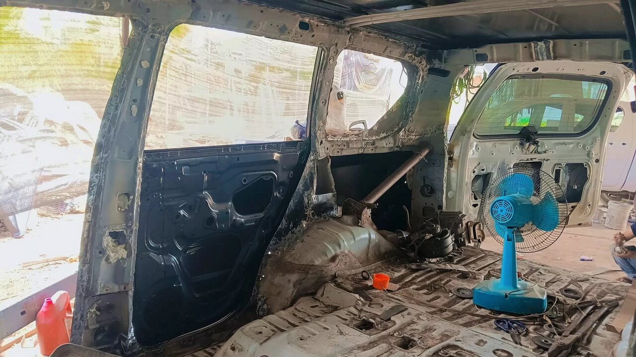 تویوتا لندکروزر قدیمی، از آینده سر در آورد! /عکس