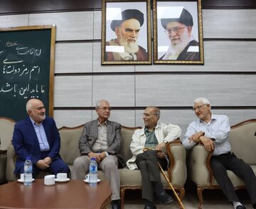 دکتر موالی‌زاده مدیری توانمند و باسابقه است که قابلیت اداره هر استان بزرگی را دارد