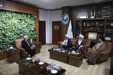 دیدار دبیر شورای عالی انقلاب فرهنگی با استاندار خوزستان/ تأکید بر تقویت همکاریهای استانی و ملی