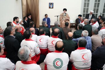 رهبر انقلاب در دیدار اعضای ستاد برگزاری کنگره ملی شهدای امدادگر: ایستادگی در مقابل وحشیگریها در غزه، یک وظیفه همگانی است