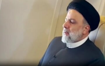 روایت مستندساز دولت سیزدهم از حواشی سفر رئیسی به مسکو/ چرا او در هواپیما گریه کرد؟