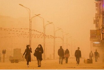 ریزگردها باعث تعطیلی ادارات شهرستان های زرند، فهرج و ریگان شد