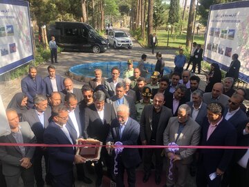 ساختمان مرکز خدمات سرمایه گذاری کرمان با حضور وزیر کشور افتتاح شد