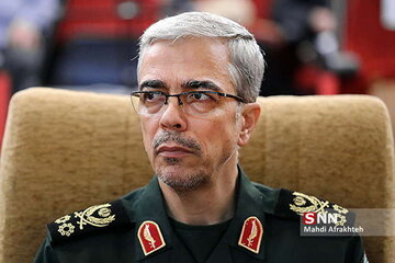 سرلشکر باقری: بدون امنیت هیچ فعالیتی امکانپذیر نیست/ فراجا باید مقتدر باشد و اقتدار خود را در برخورد با مجرمان به نمایش بگذارد